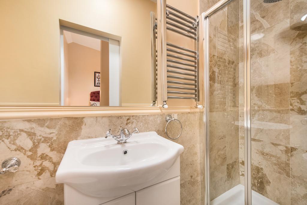 London Residence Экстерьер фото