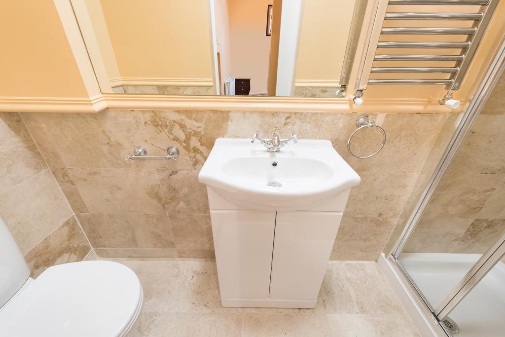London Residence Экстерьер фото